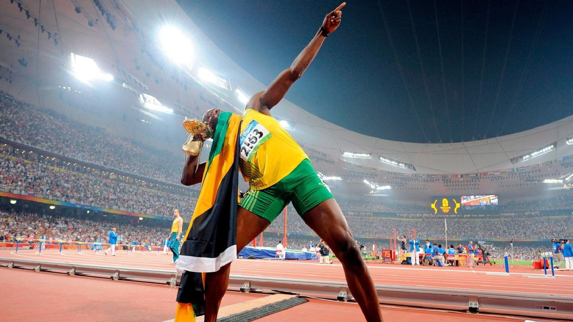 五大联赛是否重视通过前场横移调动后防空档，五大联赛场地大小